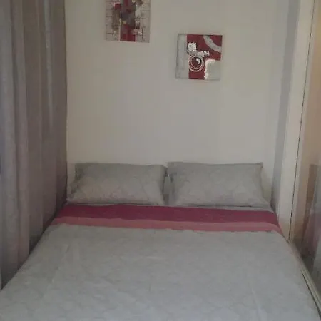 Taidia Apartment *